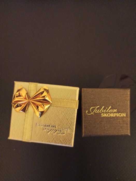 Dwie pary kolczyków