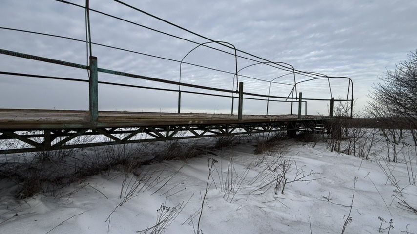 Бджоловіз платформа,павільйон