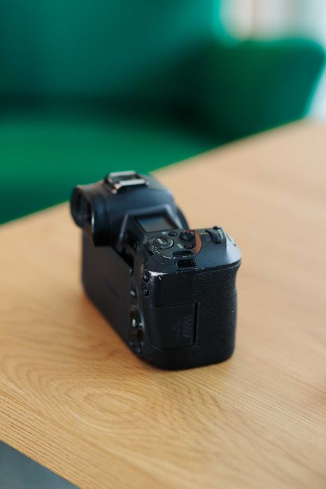 CORPO Canon EOS R | Full Frame | 30,3 MP
