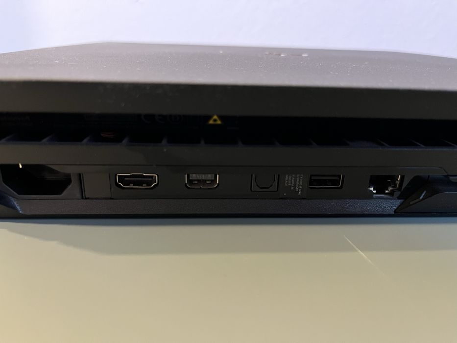 Konsola ps4 pro