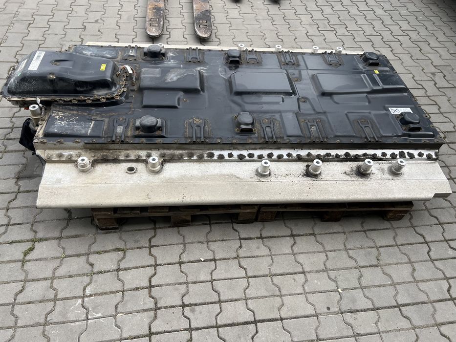 Батарея EQV стан нової акумулятор 100kwt w447 v class