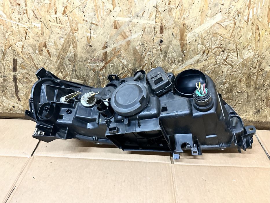 Передня ліва фара Volvo S60 V70 Вольво С60 В70 2004—2009
