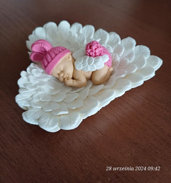 Dekoracje na tort z masy cukrowej