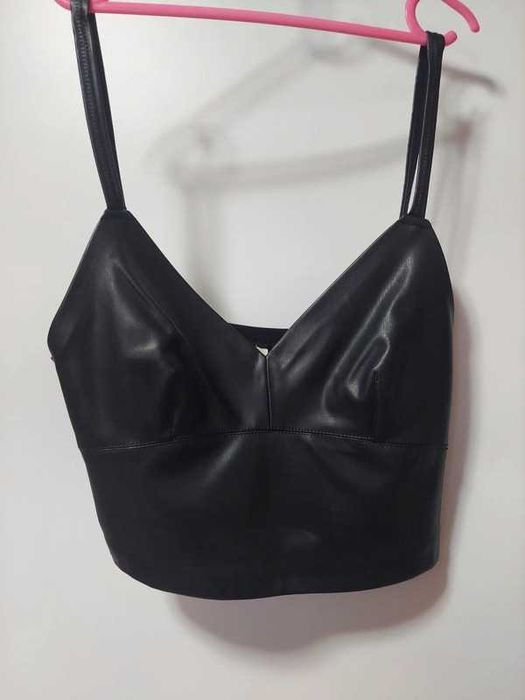 Czarny TOP Stradivarius r M