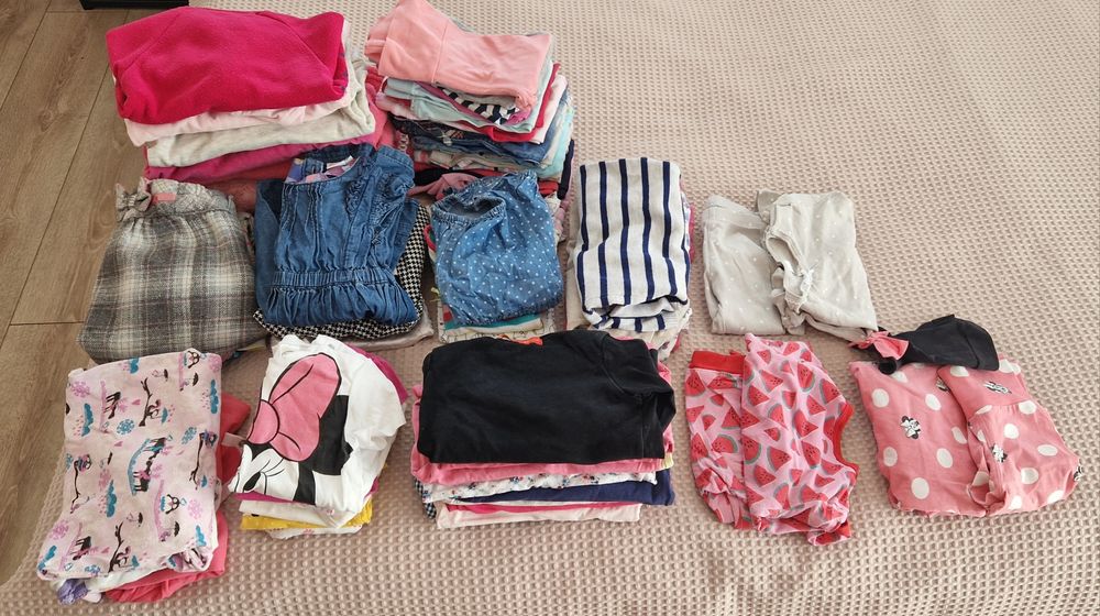 Paka ubranek dla dziewczynki 74 i 80