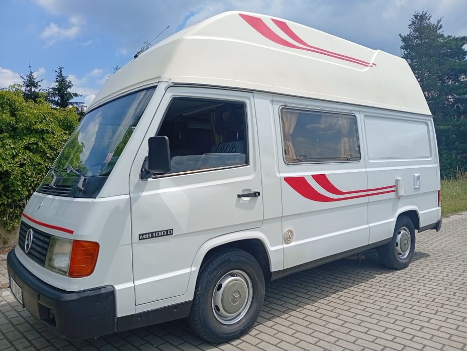 Mercedes MB100 kamper,4-osobowy,woda,ogrzewanie,WC,prysznic.