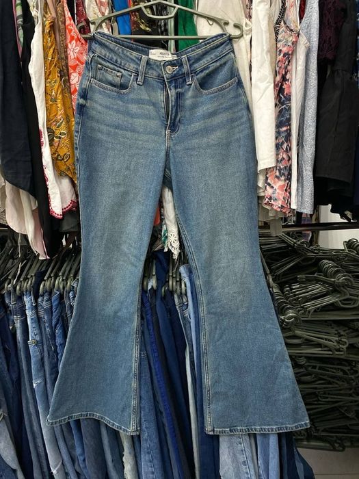 Джинси жіночі кльош