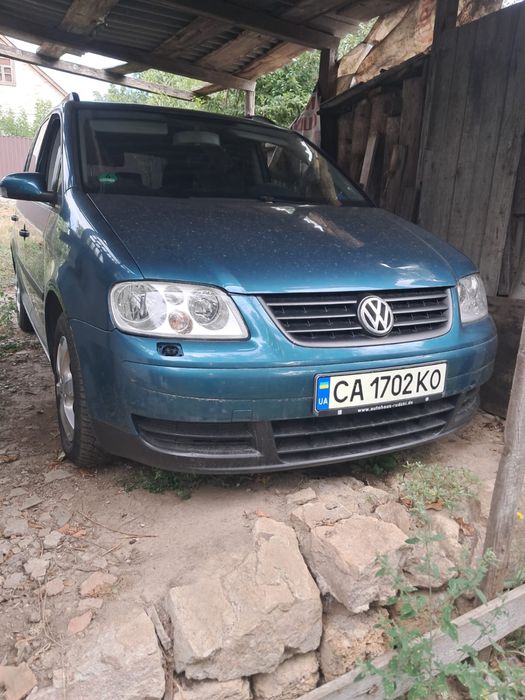 Терміново продаємо Volkswagen Touran 2003рік  5600$