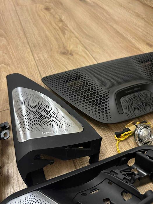Сітки Bowers&Wilkins з підсвічуванням для BMW X5 X5M X7 G05 G07 F95
