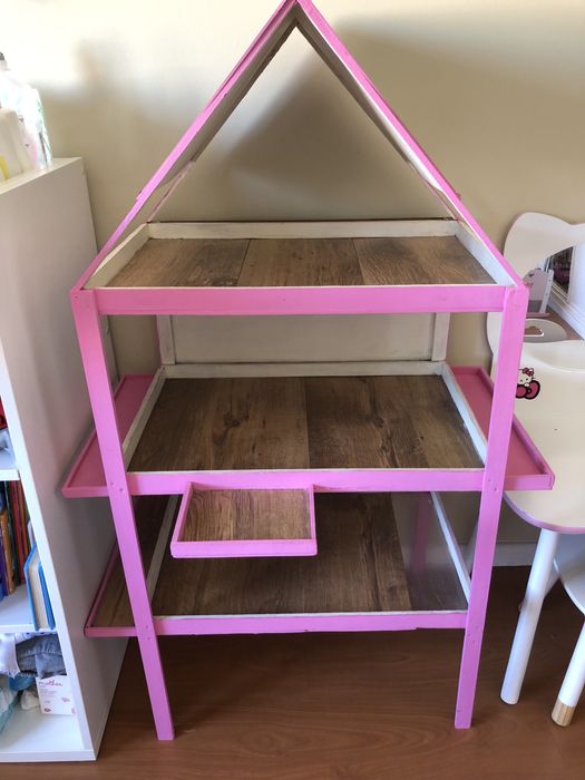 Casa de bonecas rosa