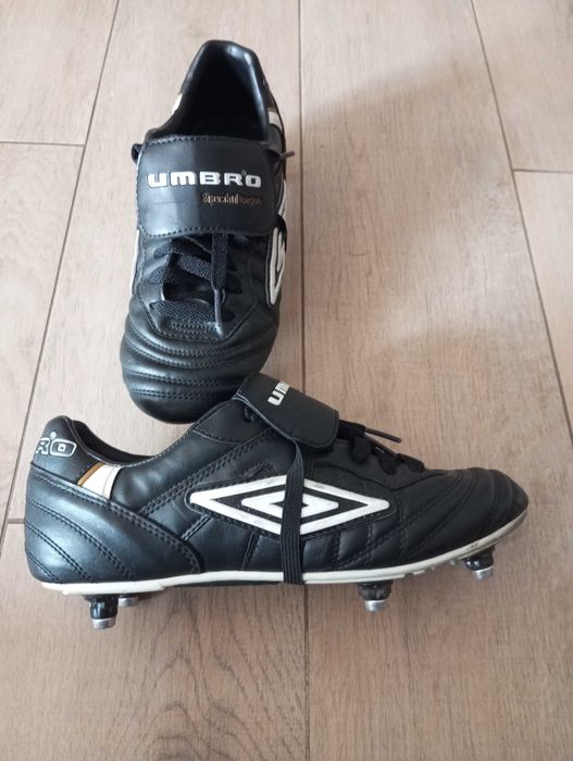 Korki Umbro 39,5 chłopięce