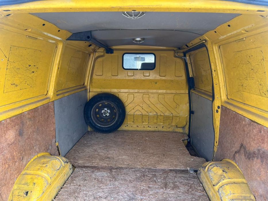 Свіжопригнаний Грузовий т4 1.9 дизель 1998 рік