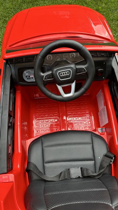 Дитяче авто Audi Q7 12V 2 двигуни пульт 2.4G Авто для дитини Детский