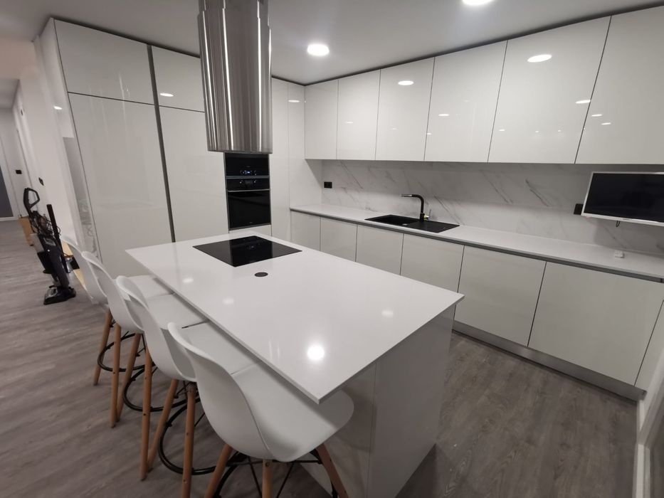 Cozinhas e roupeiros por medida