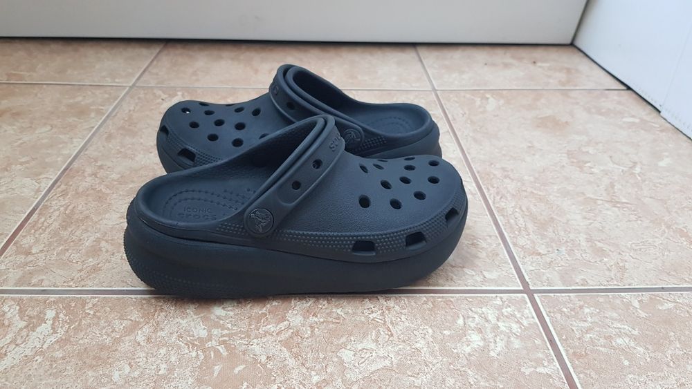 Стильные черные кроксы крокси сабо клоги шлепки шльопки сандалии Crocs