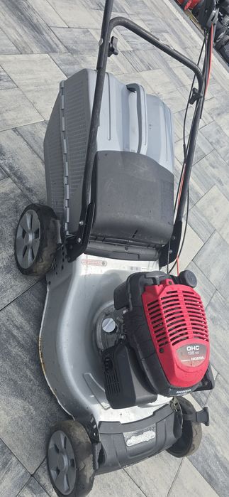 Kosiarka spalinowa z napędem Honda GCV135