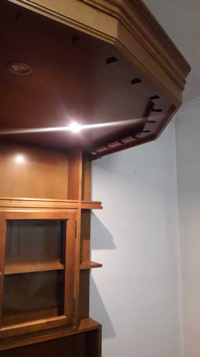 Bar de Canto em Madeira maciça