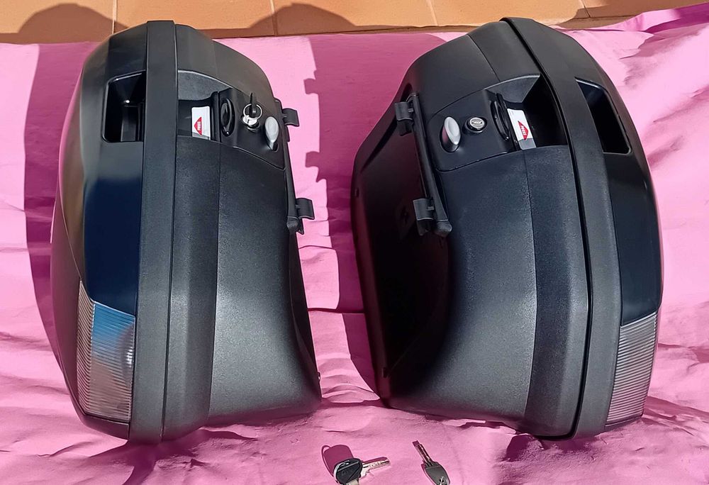 Malas Laterais GIVI V35 Tech Monokey