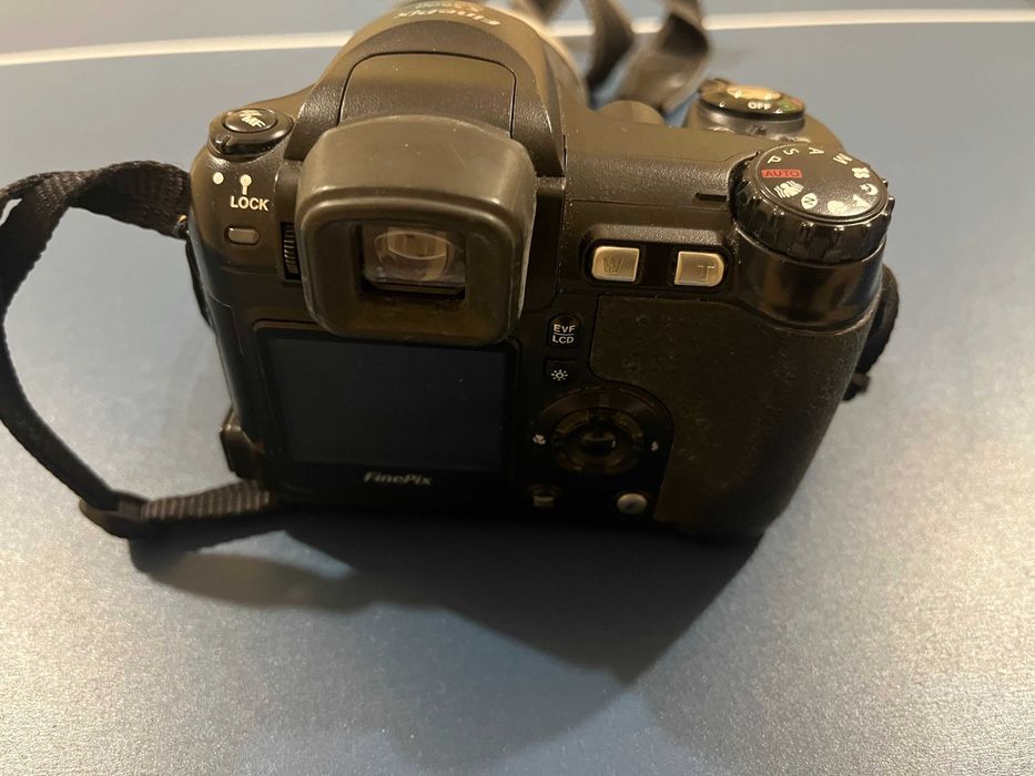 Fujifilm FinePix S5600 + karty pamięci + filtr UV | sprawny | vintage