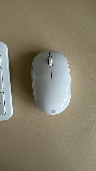 Teclado e Rato sem fios Microsoft445757301028311041