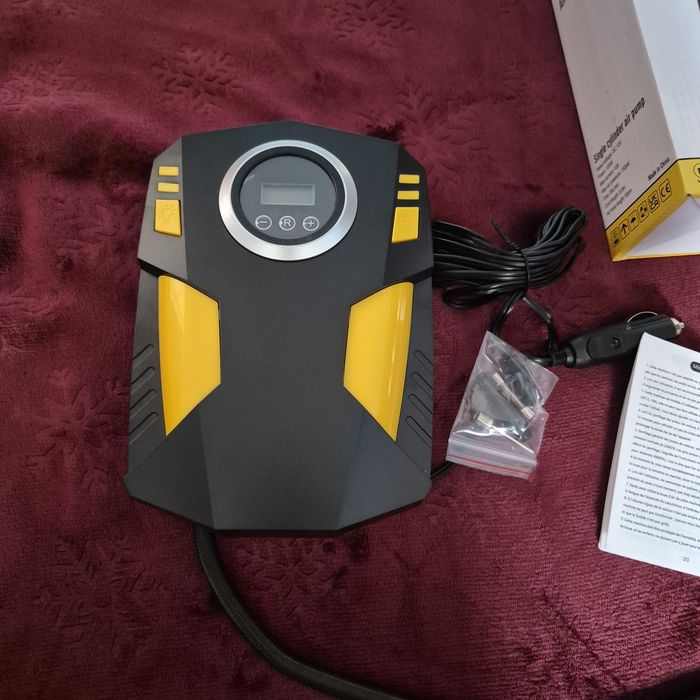 Kompresor samochodowy 12V pompka samochodowa LED cyfrowa 150 PSI NOWA