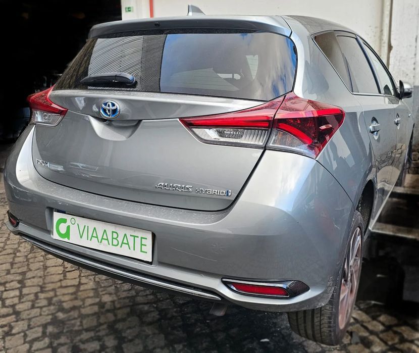 TOYOTA AURIS 1.8 HIBRIDO 2016