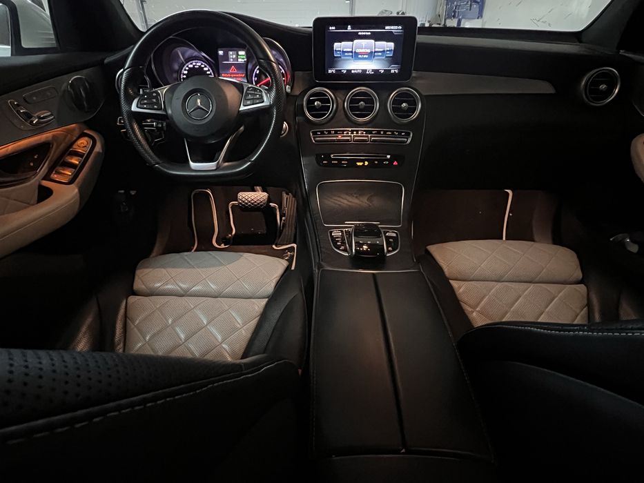 Mercedes glc350e Plug in Hybrid AMG Designo 4 Matic 320cv Full extras