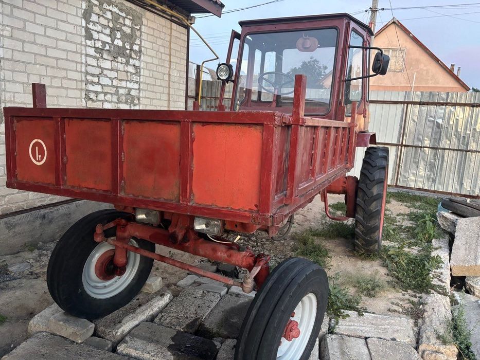 Продам трактор Т16