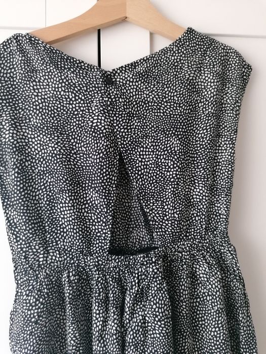 Śliczna sukienka biało czarna 128