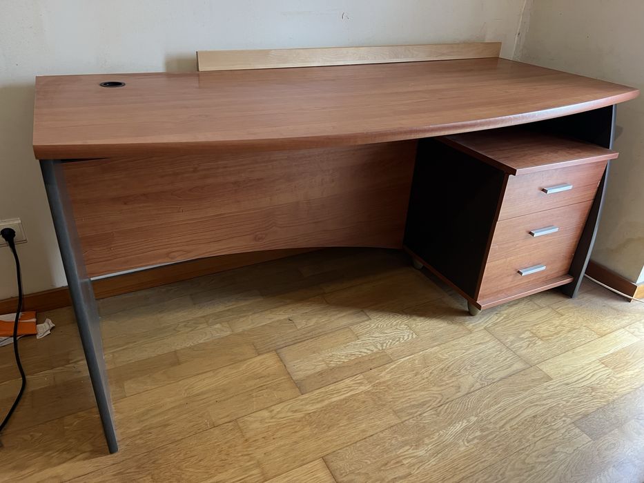 Secretaria com modulo de gavetas