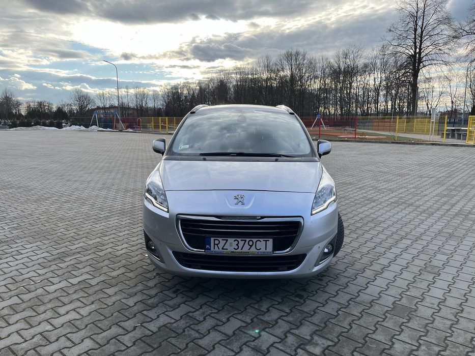 Peugeot 5008 godny uwagi . Polecam
