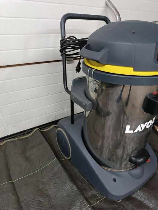 Потужний 3000W будівельний пилосос Lavor Taurus Ir