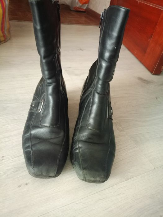Продам чобітки в гарному стані.