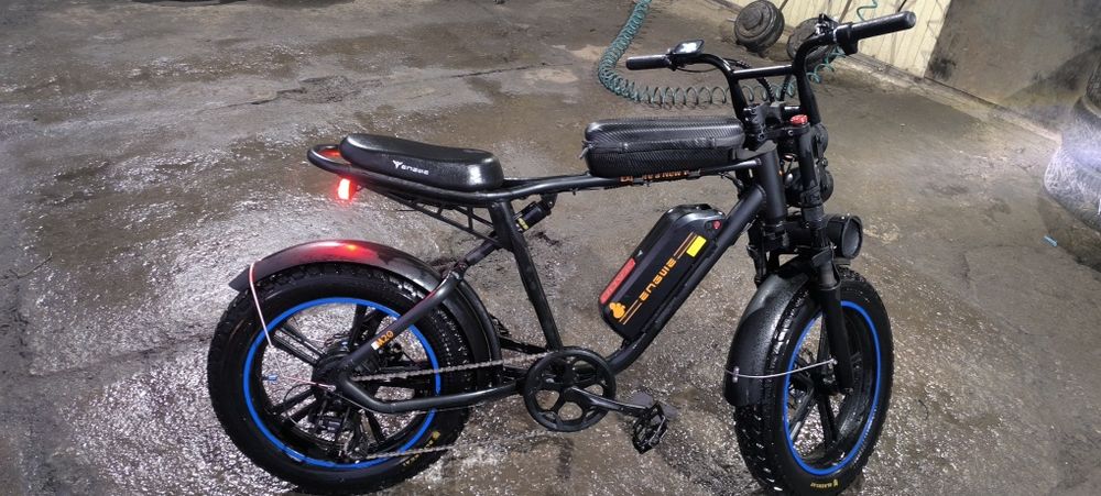 Продам Електровелосипед фетбайк Engwe M20