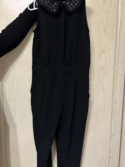 Комбінезон next чорний з камінцями на воротнику