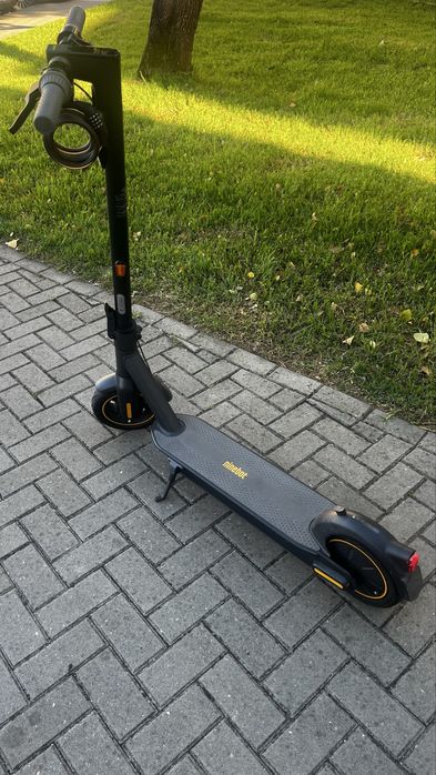 Ninebot KickScooter MAX G30 E II Powered by Segway