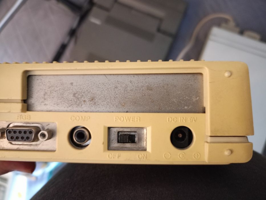 Toshiba T1000 laptop