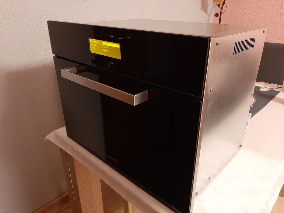 Parowar piekarnik parowy Miele DG 4060