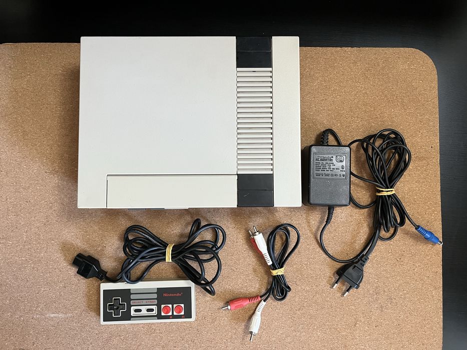 Nintendo Entertainment System NES + kontroler