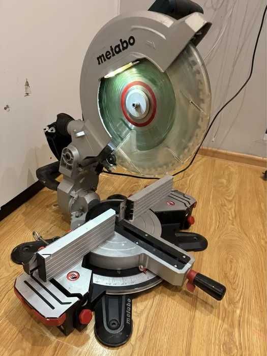 Торцювальна пила Metabo KS 305m