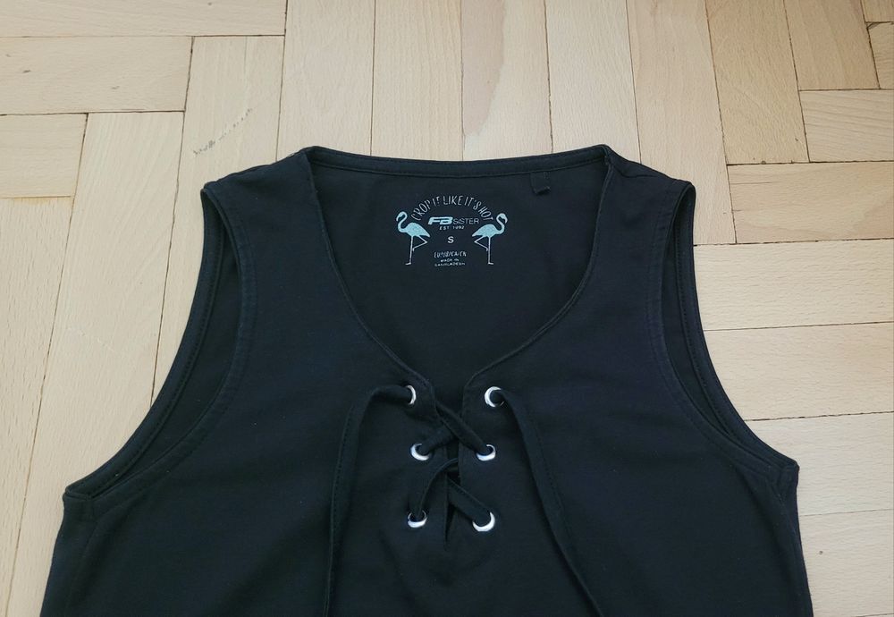 Top damski czarny koszulka crop top wiazany dekolt Rozm. S