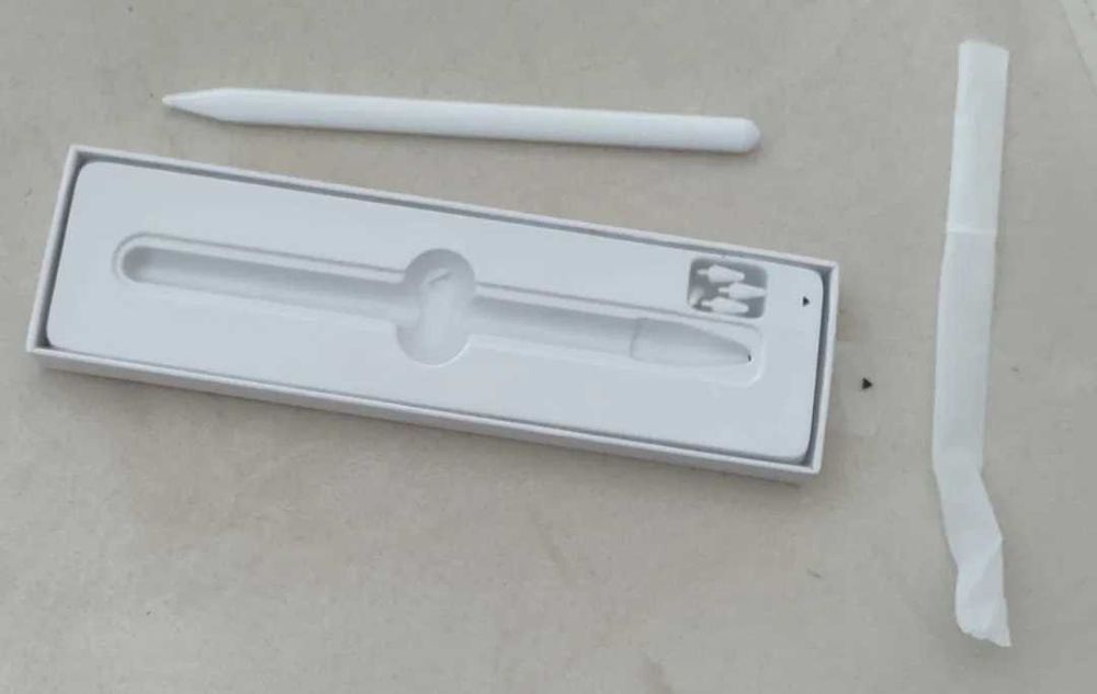 Capa nova para tablet 10" cor azul com caneta.