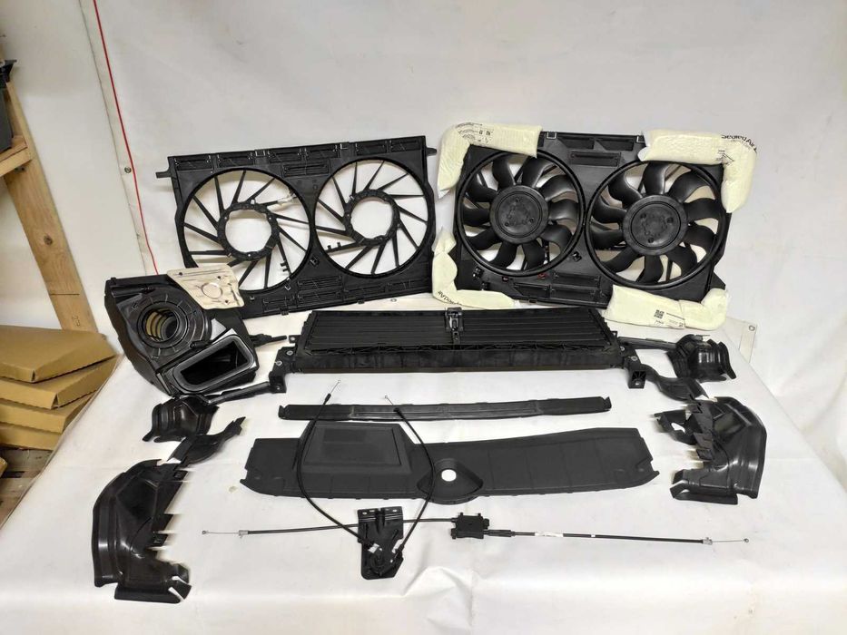 Диффузор з вентиляторами Диффузор рамка кожух Audi Q5 80A Ауді Ку5 80А