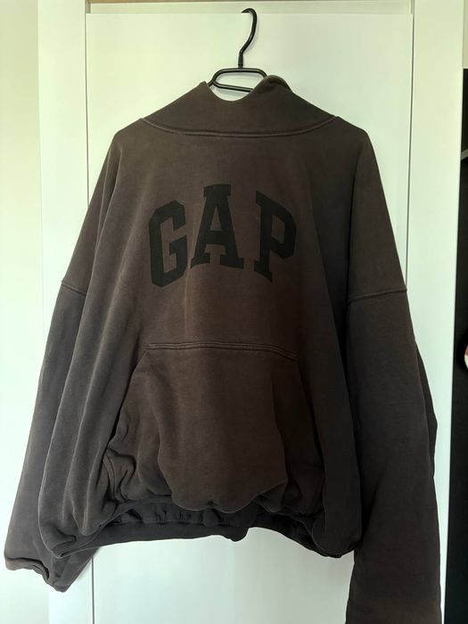 Gap x Balenciaga