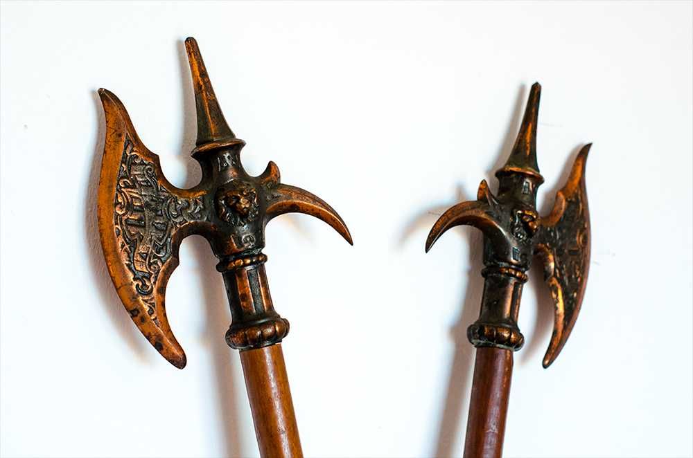 Ancient Coat of Arms in Bronze (Vintage Decoration)
