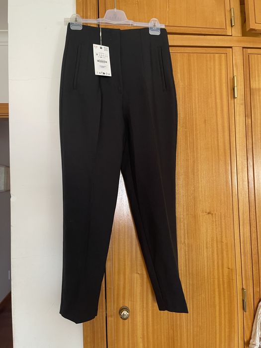 Calça classica preta, da Zara