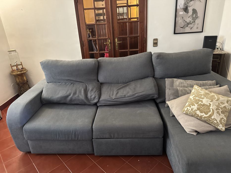 Sofá Cinzento com Chaise Longue/Cama