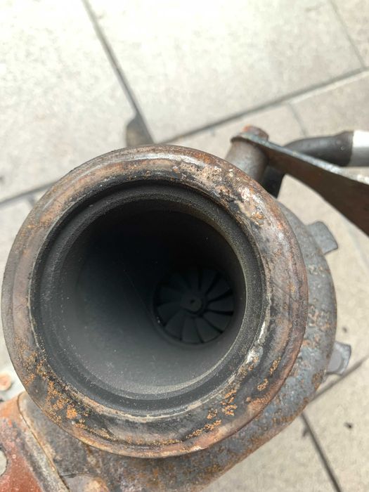 Bmw 3 e90 e91 lift 2.0 n47n turbo turbina nastawnik komplet