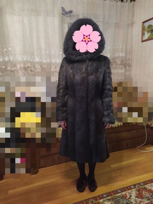 шуба з хутра нутрії,чорно-сірого кольору,розмір 46,довжина 105 см