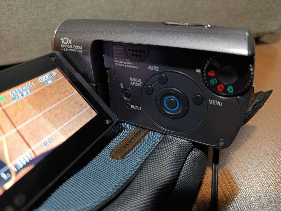 Відеокамера Panasonic SDR-S9